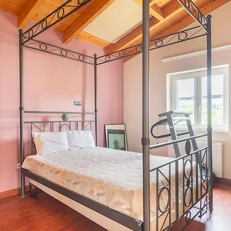 Paula Cozy In Corfu *