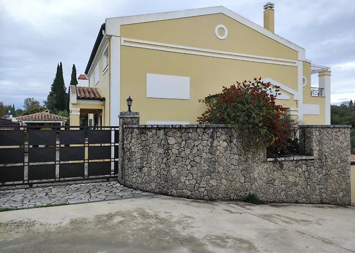 Paula Cozy In Corfu Áfra