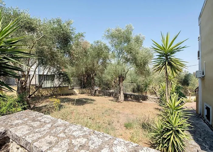 Paula Cozy In Corfu *